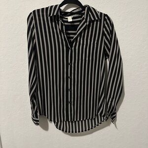 Forever 21 Women’s Black and White Striped Button Down Shirt